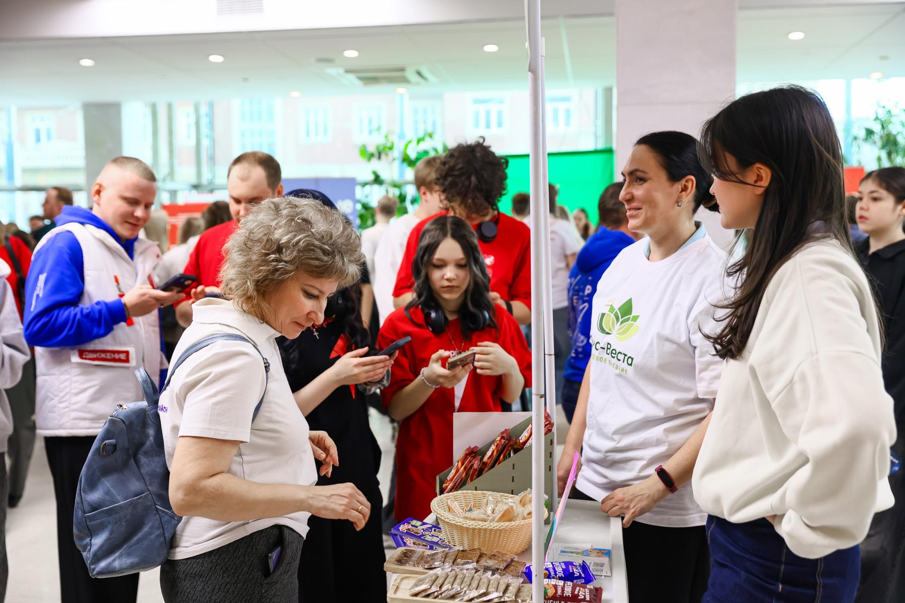 Фото Соловьёв, Савочкин, Никишева: звездные гости собрали на форуме в Новосибирске свыше тысячи человек – 100 ярких кадров 31